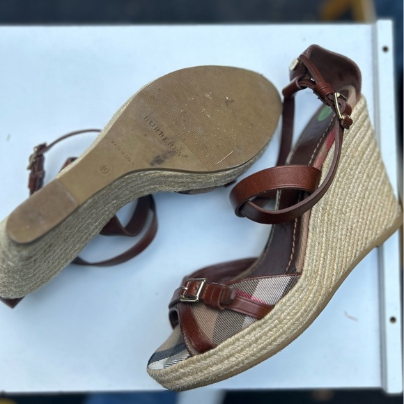 Burberry Brown Leather and Nova Check Canvas Buckle Detail Espadrille Wedge Sand - Picture 3 of 3